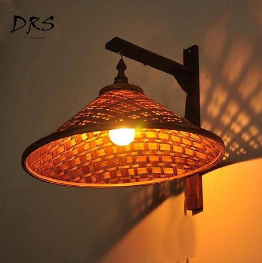 Wandlamp met conische bamboe hanglampenkap Chinees